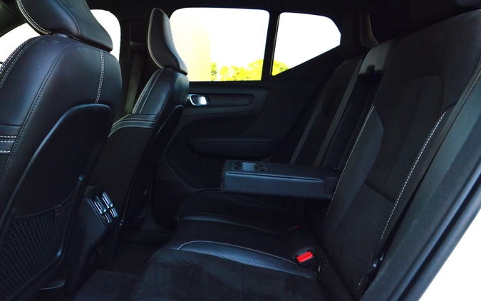 Volvo XC 40 cena 124900 przebieg: 87000, rok produkcji 2018 z Szadek małe 704